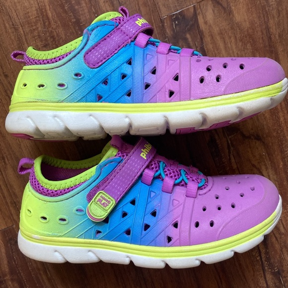 Stride Rite Made to Play Phibian waterproof shoes - Picture 2 of 7